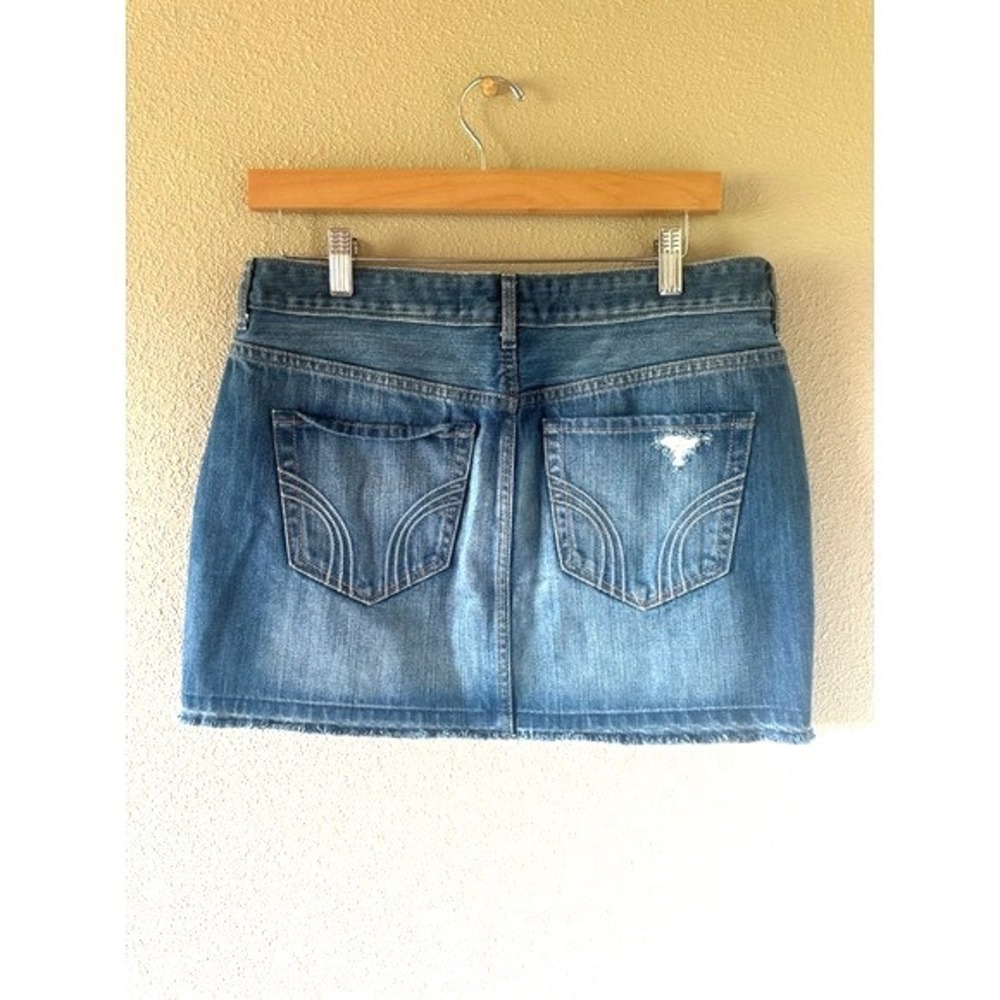 Hollister Denim Mini Skirt 9 W29 Blue Button Front Distressed Y2K Coastal Indie - Picture 2 of 3
